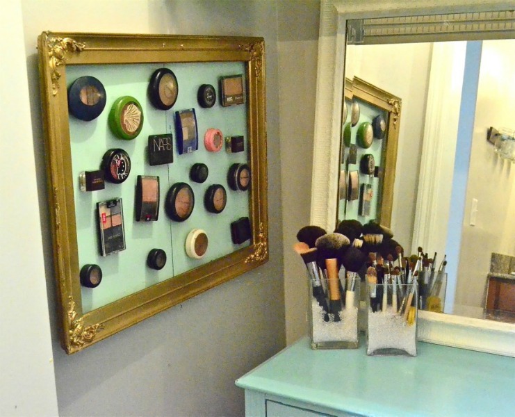 Magnetic-Makeup-Board-1024x719