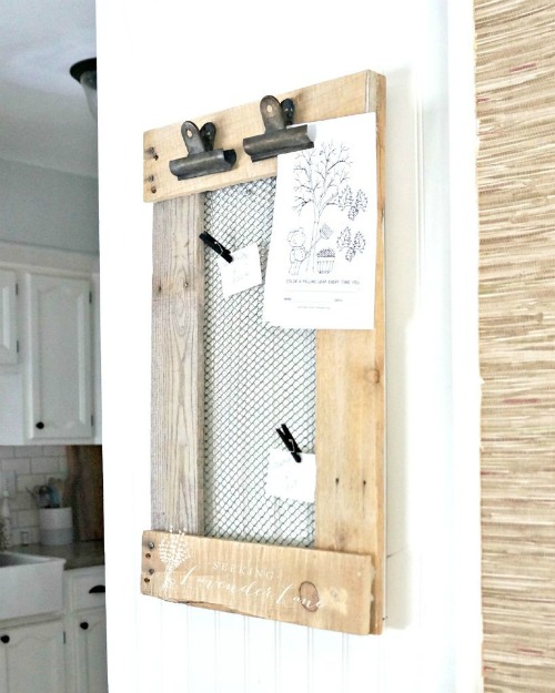 Farmhouse-DIY-Message-Board