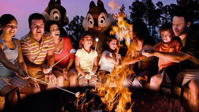 chip-n-dale-campfire-sing-a-long- disney-world