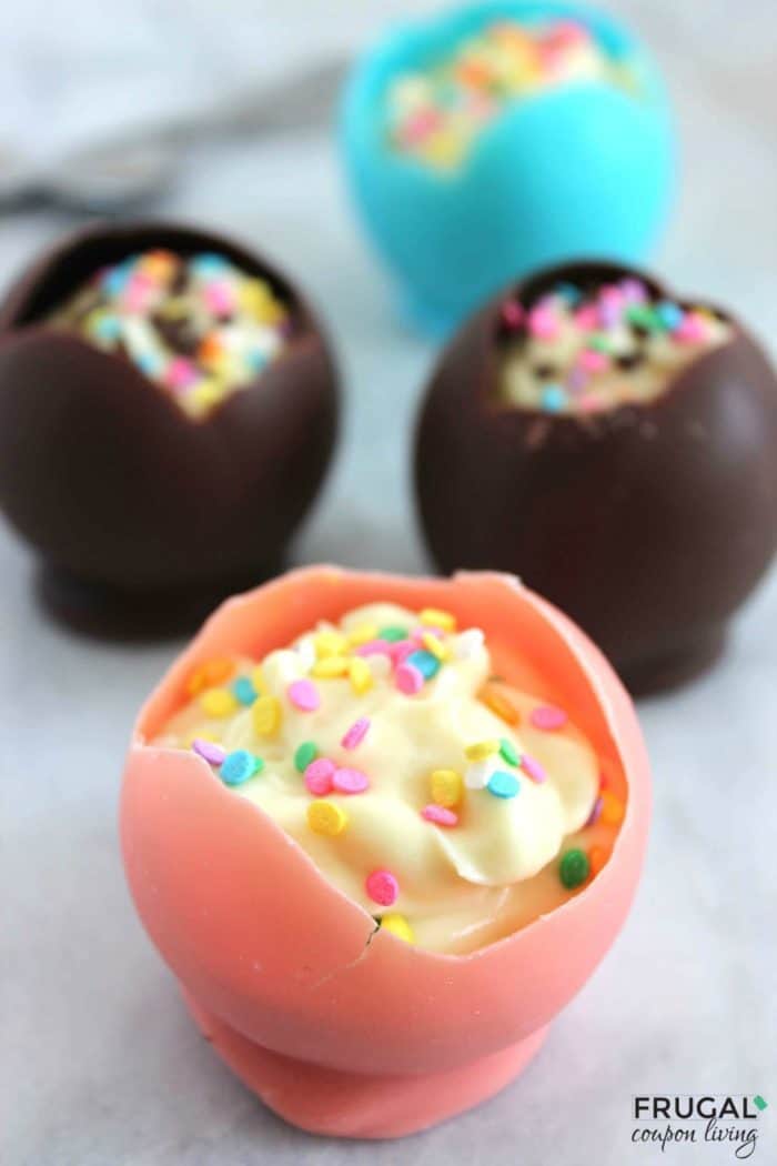 Ridiculously Easy Chocolate Pudding Bowls Made with Balloons