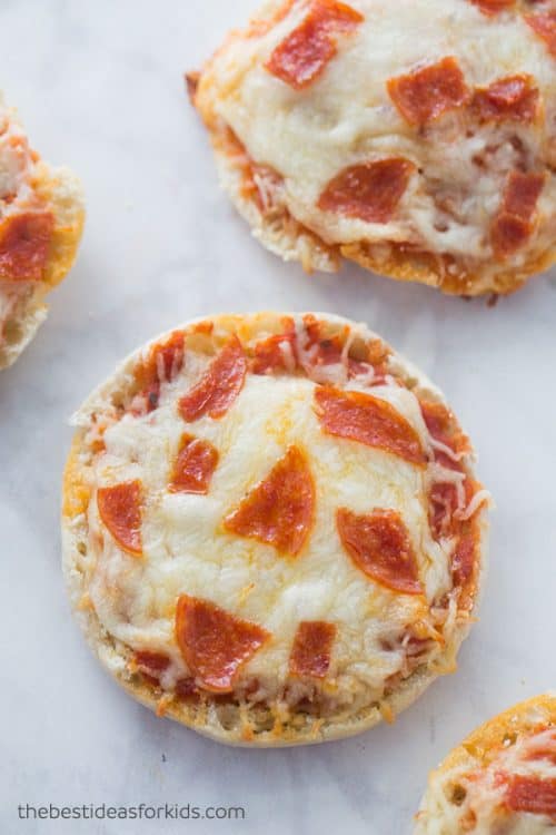 English Muffin Pizzas | Quick and Simple Kids Lunch Ideas