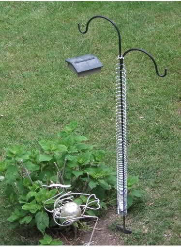 how to hang slinky on bird feeder