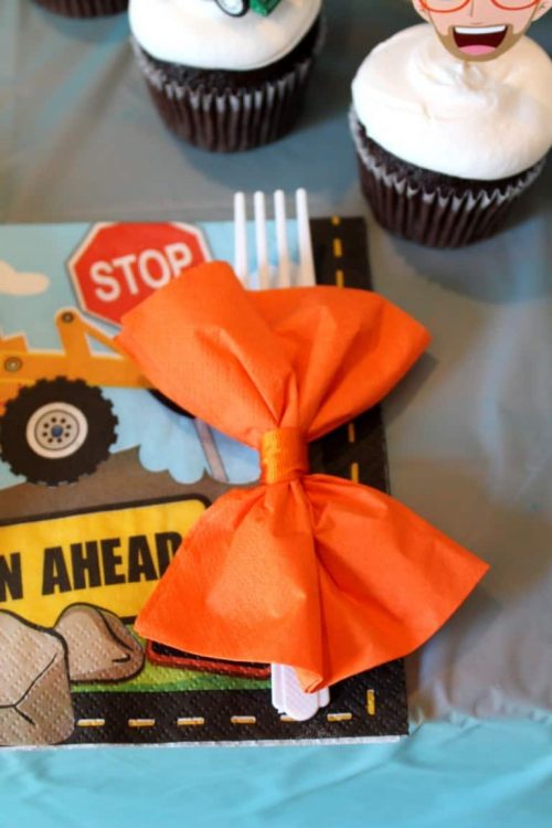 blippi napkin orange bowtie